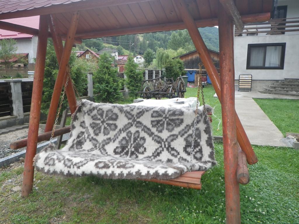 Pensiunea La Rachitele Exterior photo