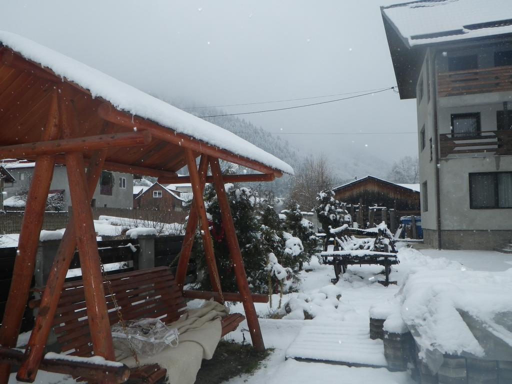 Pensiunea La Rachitele Exterior photo